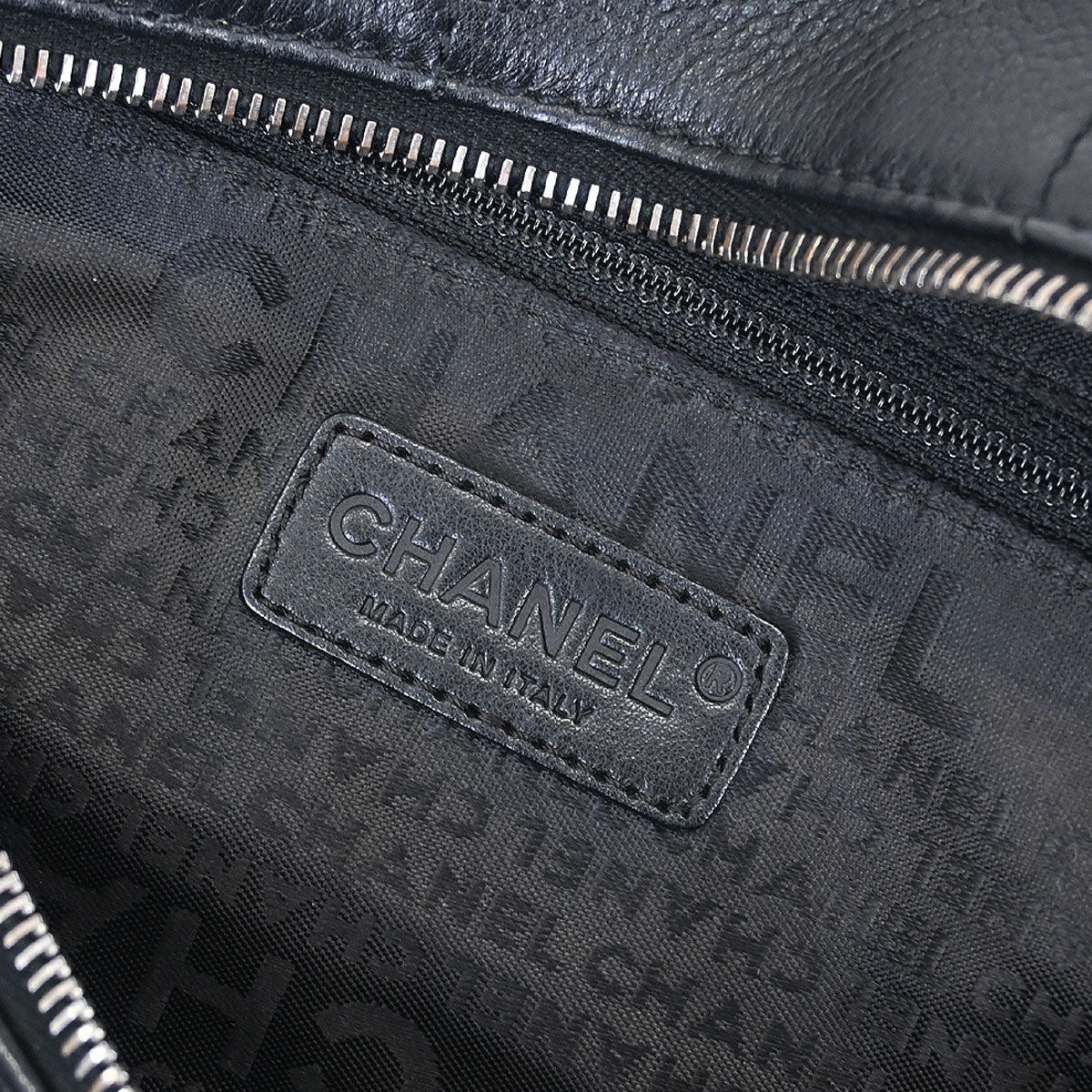 Chanel 2003-2004 Black Caviar Choco Bar Handbag - Image 8