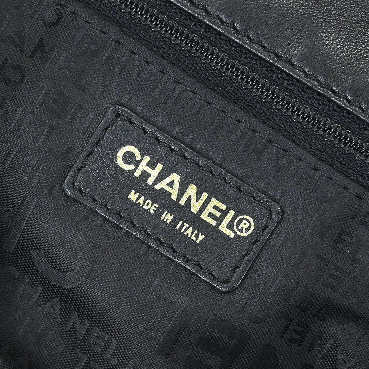 Chanel 2002-2003 Black Lambskin Handbag - Image 7