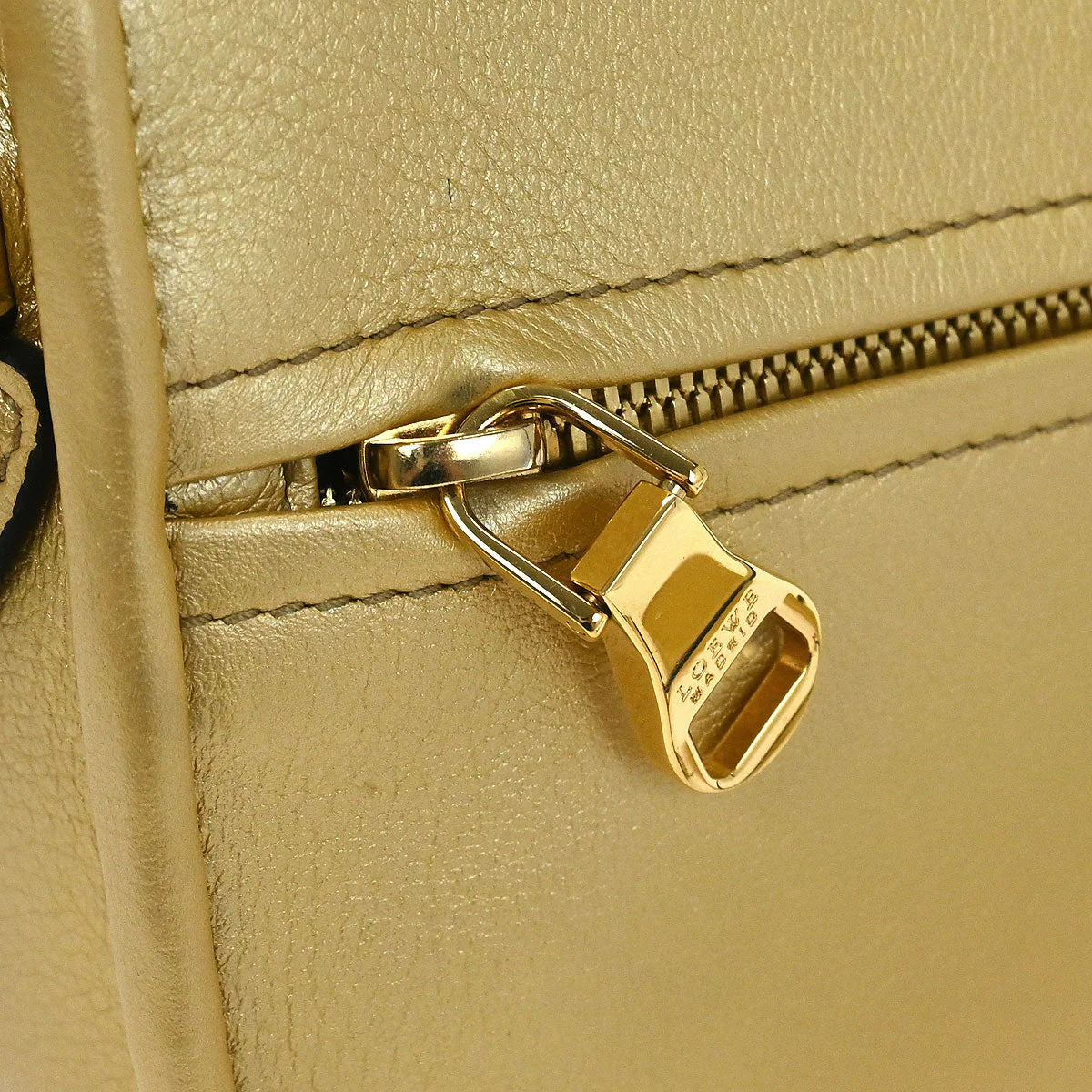 Loewe * Gold Leather Heritage Shoulder Bag - Image 5