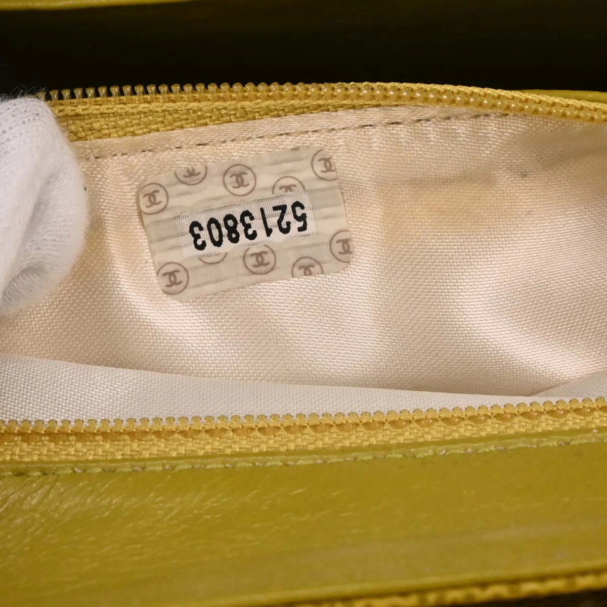 Chanel 1997-1999 Yellow Caviar Handbag - Image 10