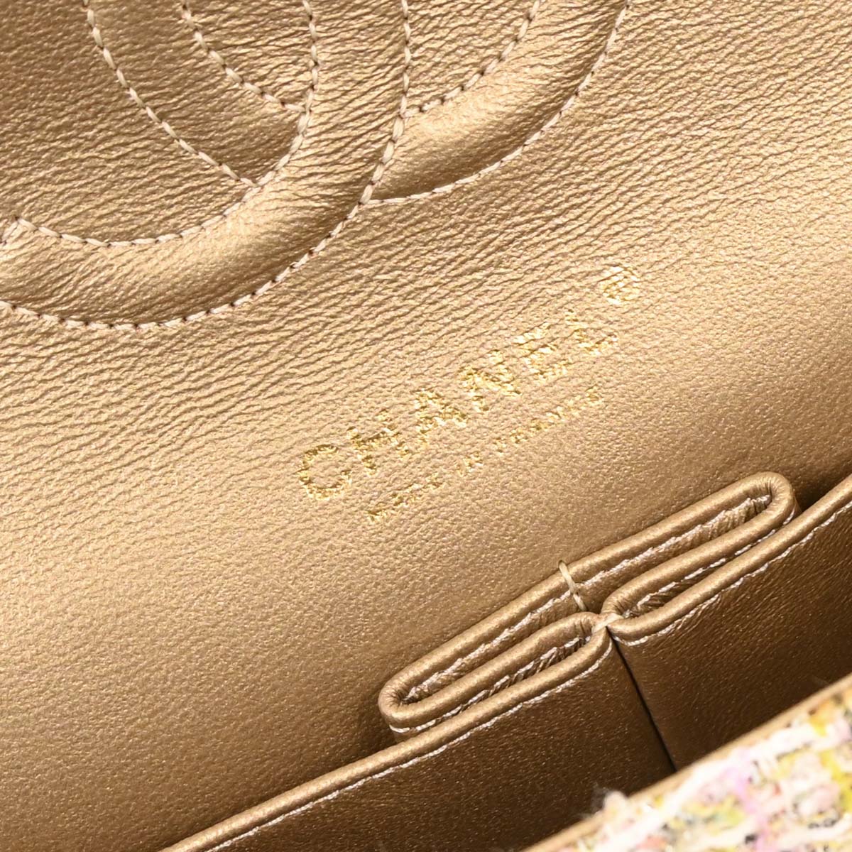 Chanel 2010-2011 Light Pink Tweed 2.55 Medium Classic Double Flap Shoulder Bag - Image 8