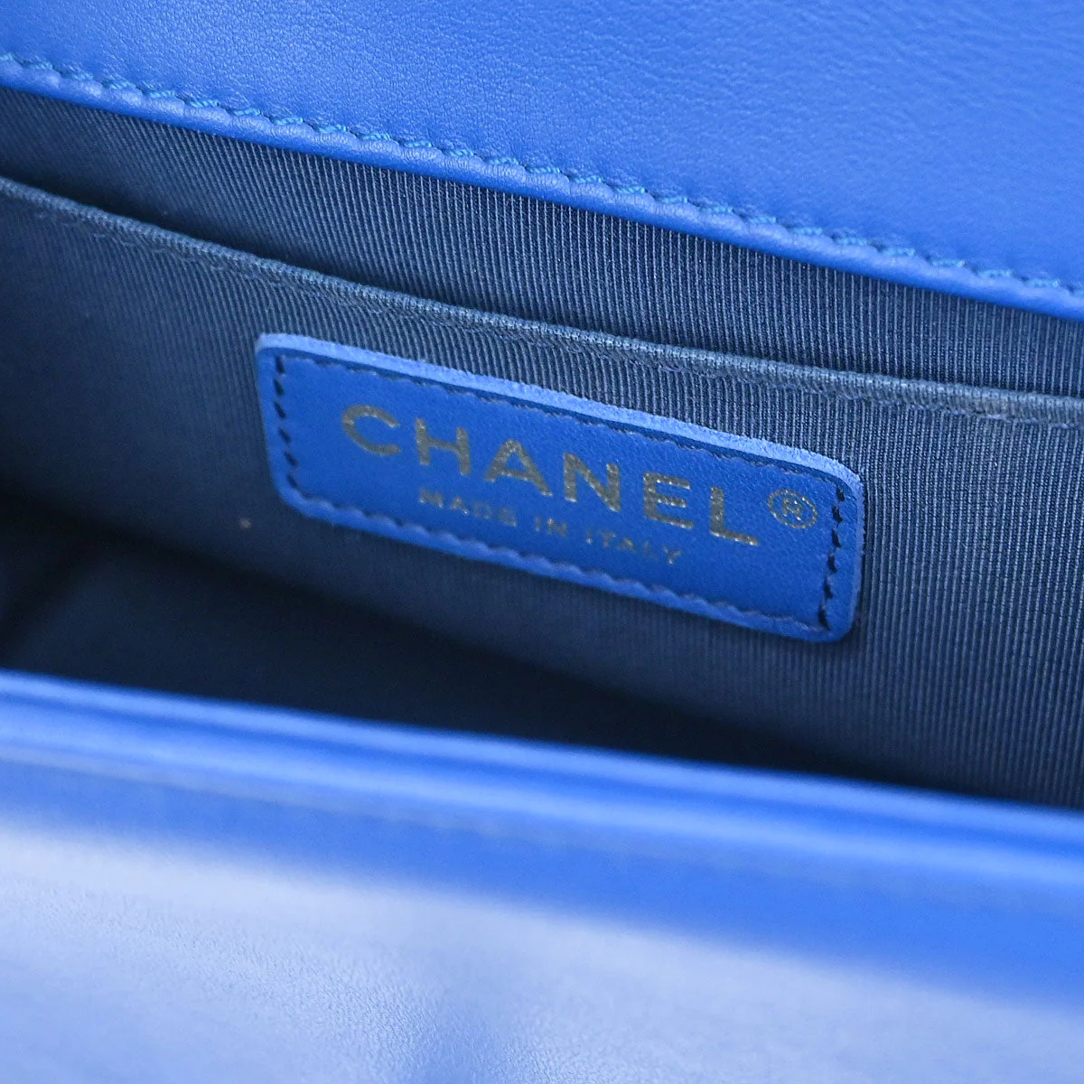 Boy Chanel 2016-2017 Blue Lambskin Chevron Small Chain Shoulder Bag - Image 9