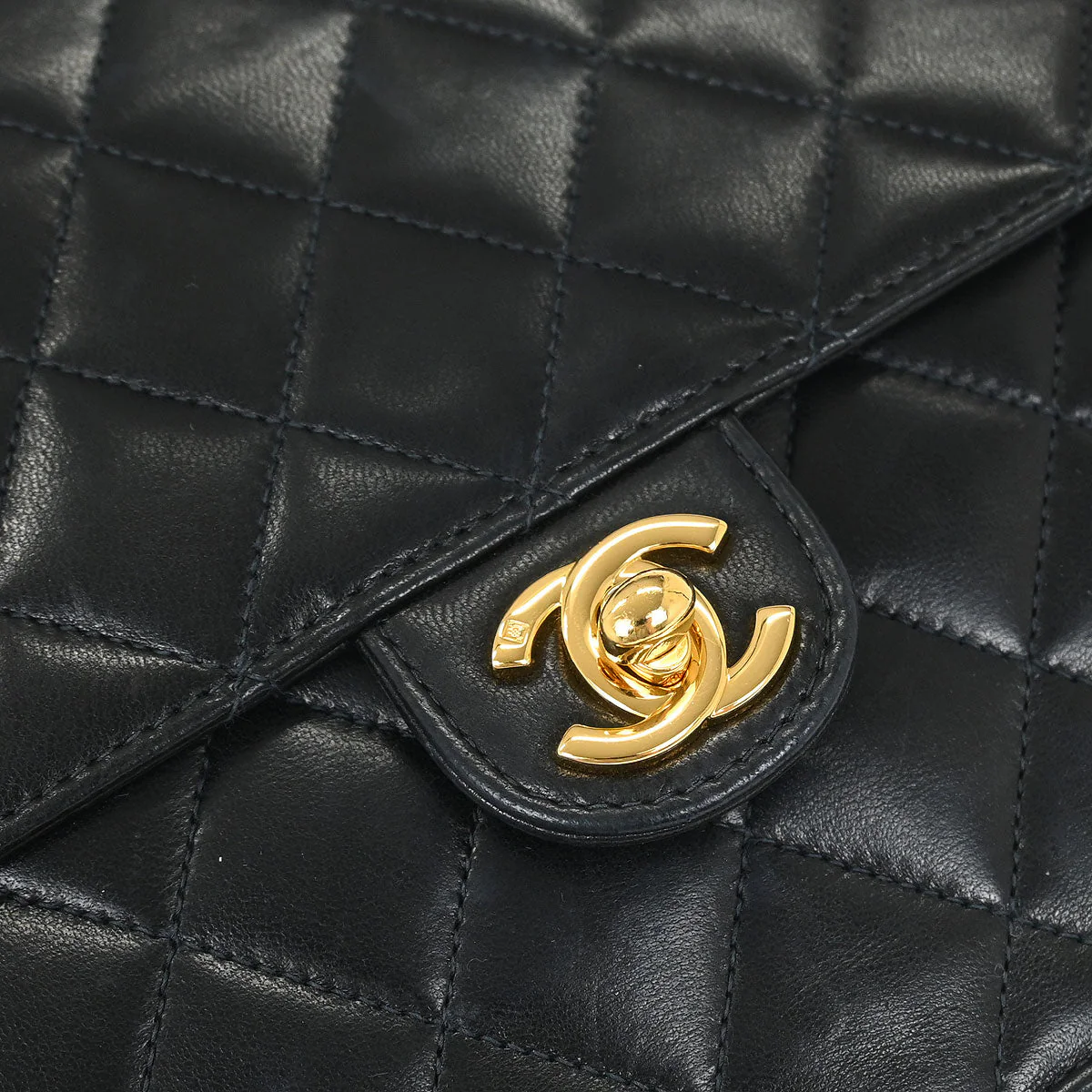 Chanel 2005-2006 Black Lambskin Turnlock Medium Half Flap Shoulder Bag - Image 4