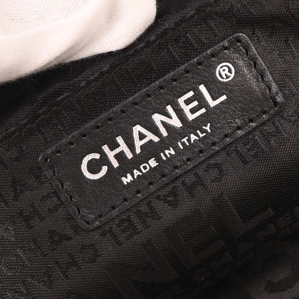 Chanel Black Lambskin Kiss Lock Handbag - Image 10