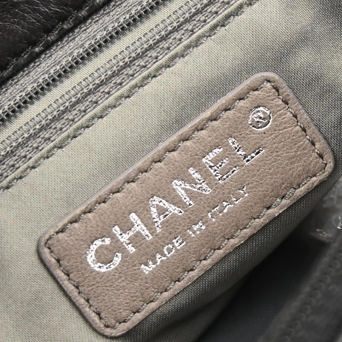 Chanel 2006-2008 Black Lambskin Handbag - Image 8