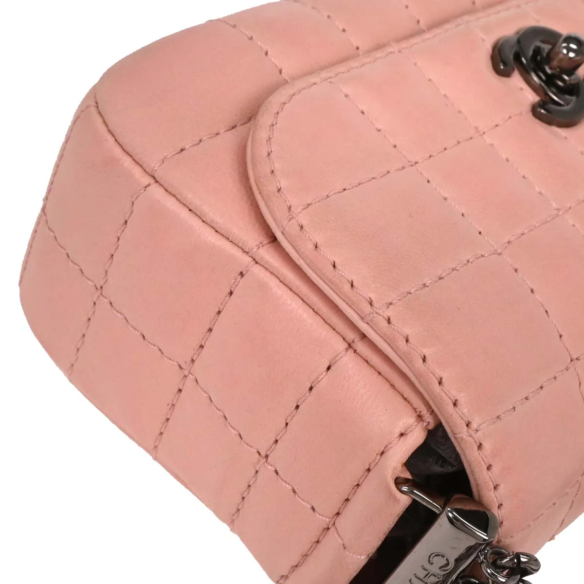 Chanel 2003-2004 Pink Lambskin Choco Bar Handbag - Image 4