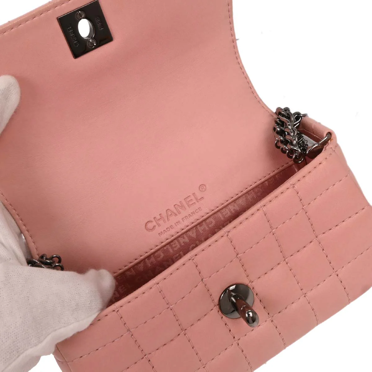 Chanel 2003-2004 Pink Lambskin Choco Bar Handbag - Image 6
