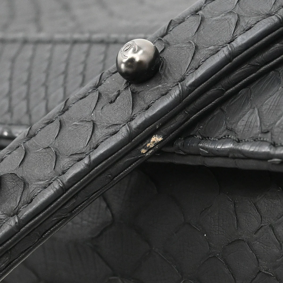 Boy Chanel * 2014 Black Python New Medium Shoulder Bag - Image 10