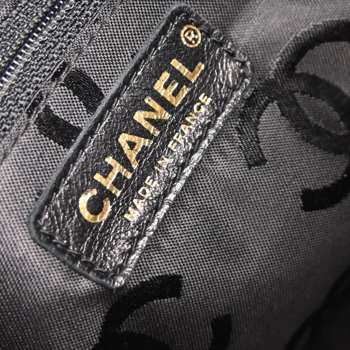 Chanel 2003-2004 Black Caviar Skin  Handbag - Image 8