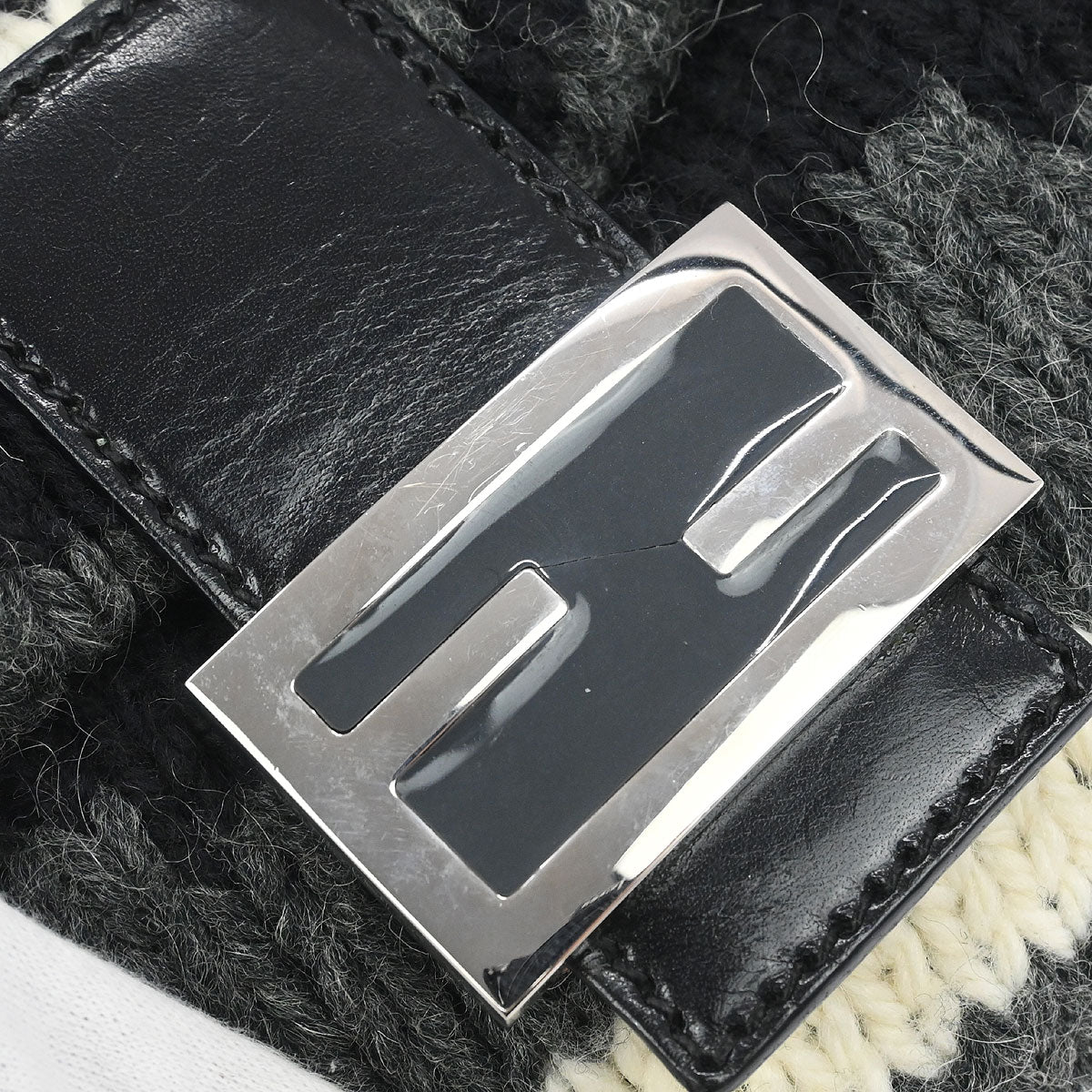 Fendi Gray Wool Baguette Handbag - Image 4