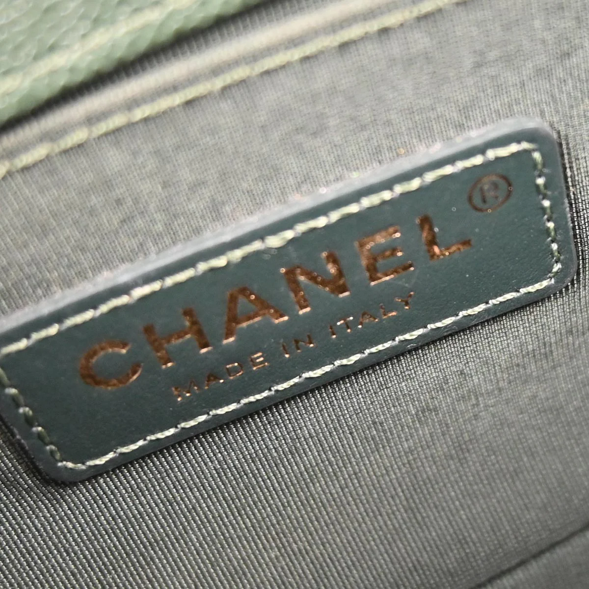 Boy Chanel 2018-2019 Green Caviar Skin Small Chain Shoulder Bag - Image 9