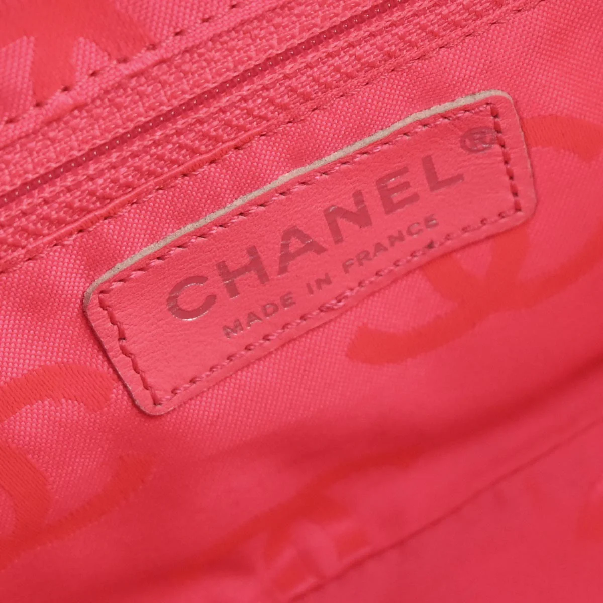 Chanel Black Calfskin Cambon Ligne Handbag - Image 8