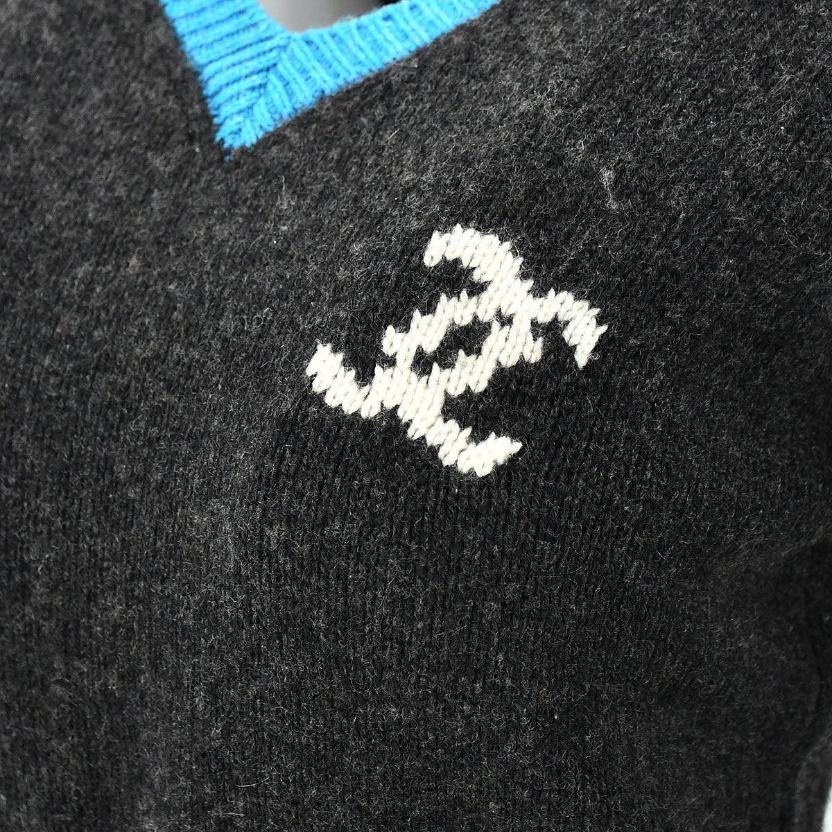 Chanel 1996 CC V-neck Cashmere Jumper #42 - Image 5