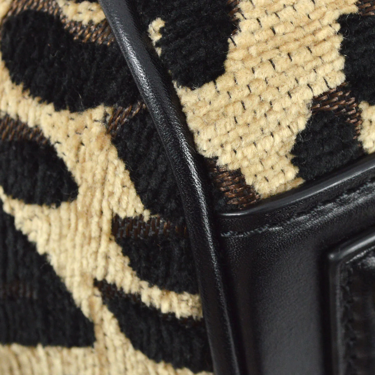Louis Vuitton 2012 Leopard Baby M94257 - Image 7