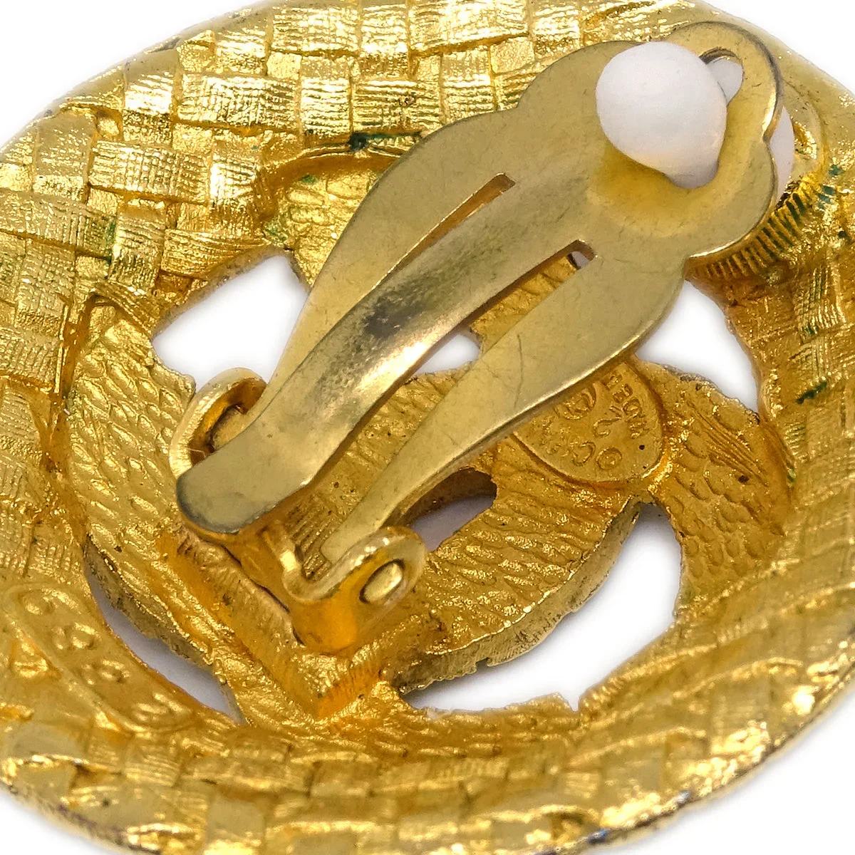 Chanel 1994 Woven CC Cutout Earrings Gold Clip-On - Image 3