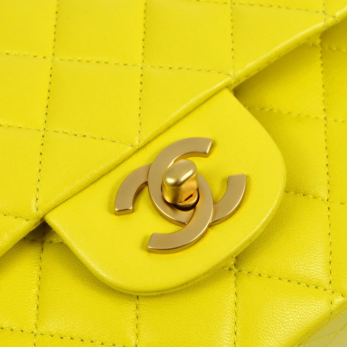 Chanel * 2000-2001 Yellow Lambskin Medium Classic Double Flap Bag - Image 4