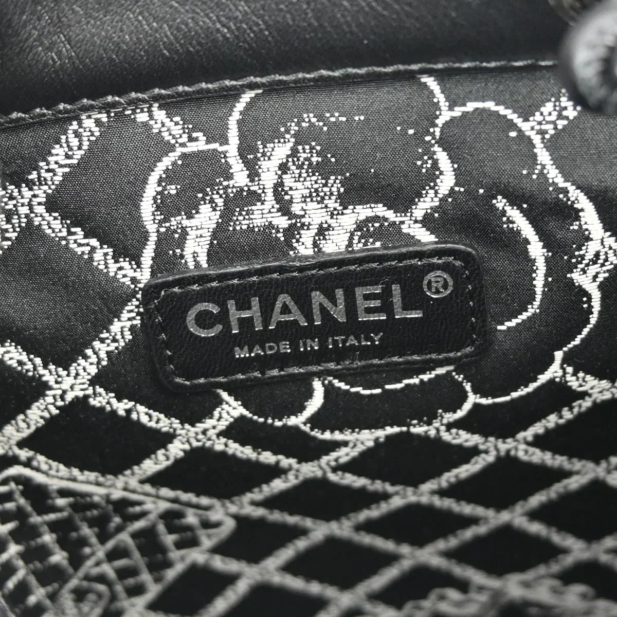 Chanel 2008-2009 Black Calfskin Essential Tote Bag - Image 8