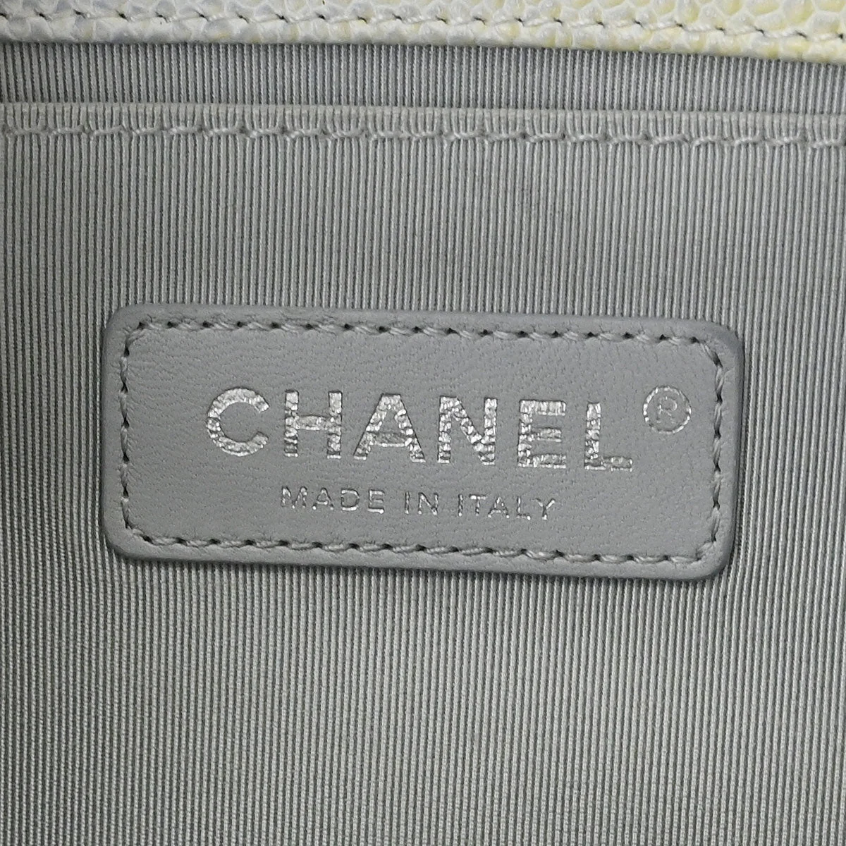 Boy Chanel 2018 Pastel Color Caviar Medium Shoulder Bag - Image 8