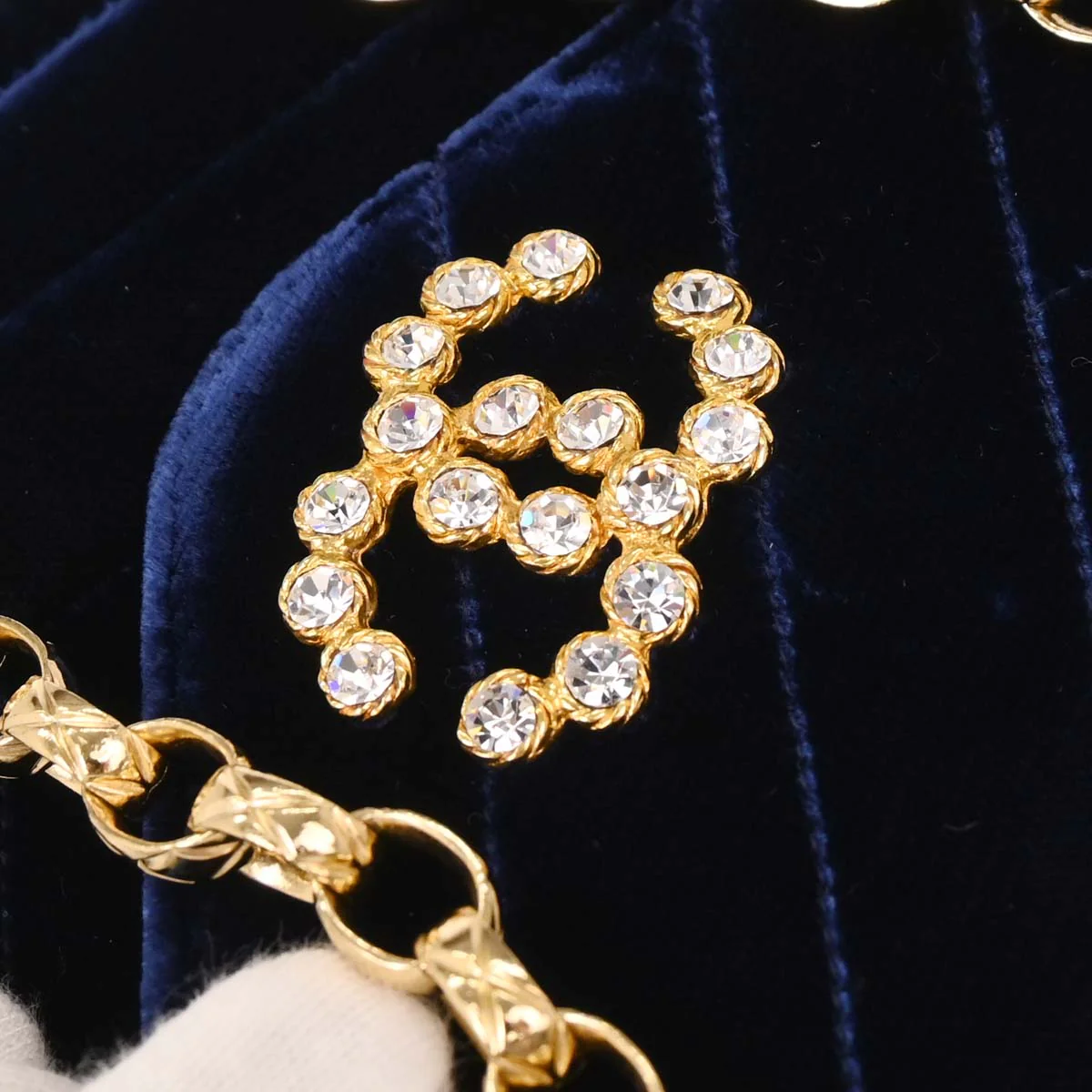 Chanel 1991-1994 Navy Velvet Rhinestone Shoulder Bag - Image 5