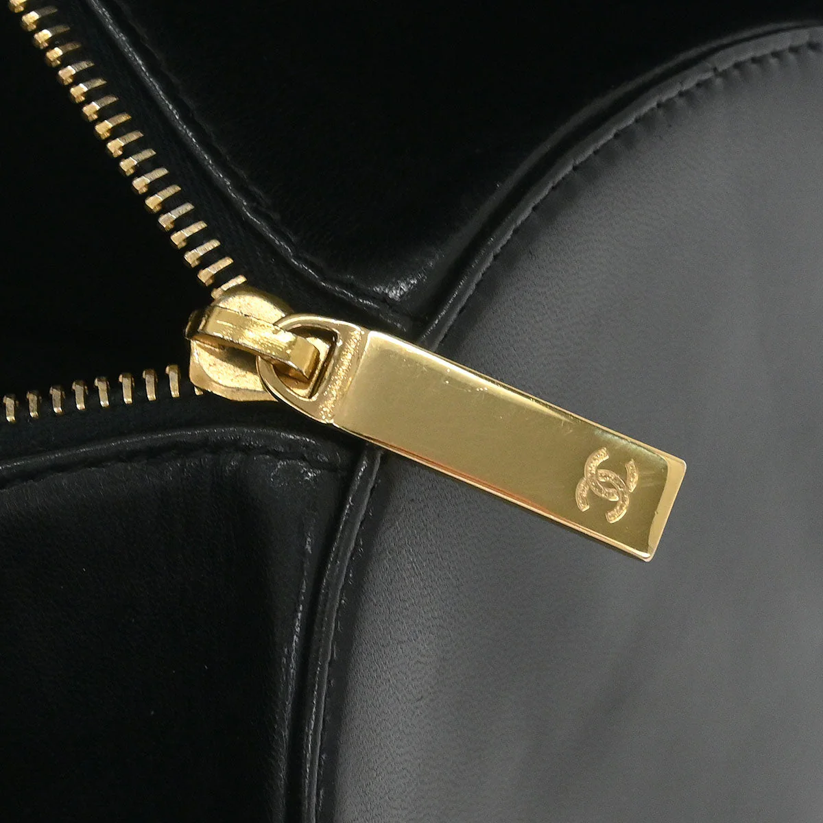 Chanel Black Lambskin Choco Bar Handbag - Image 10