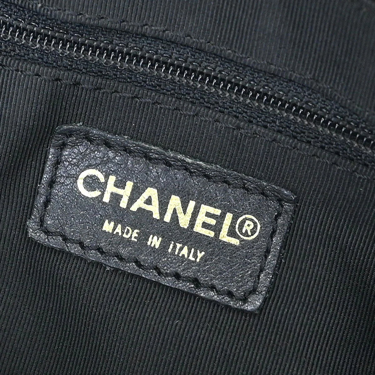 Chanel Black Lambskin Choco Bar Handbag - Image 8