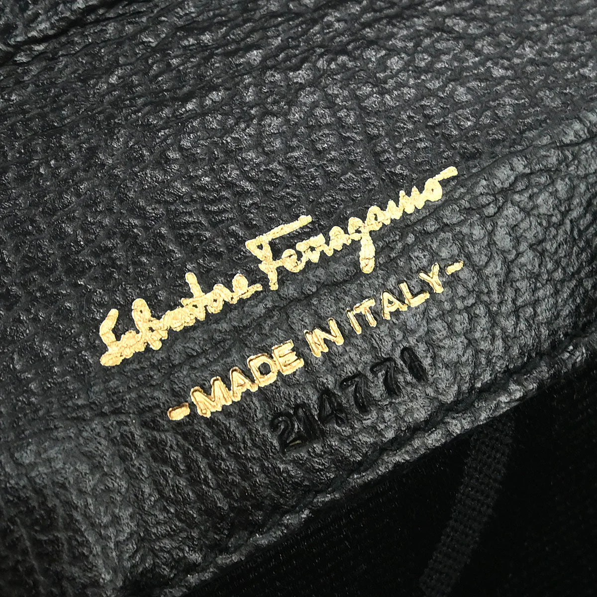Salvatore Ferragamo Black Leather Gancini Pochette Shoulder Bag - Image 6