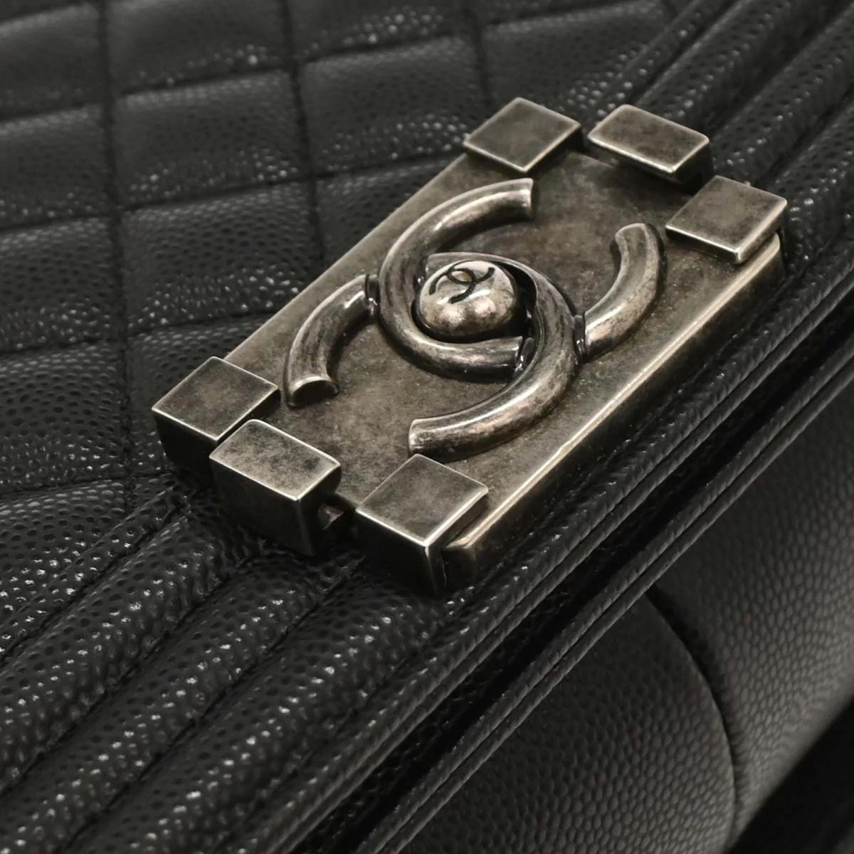 Boy Chanel 2019 Black Caviar Medium Shoulder Bag - Image 5