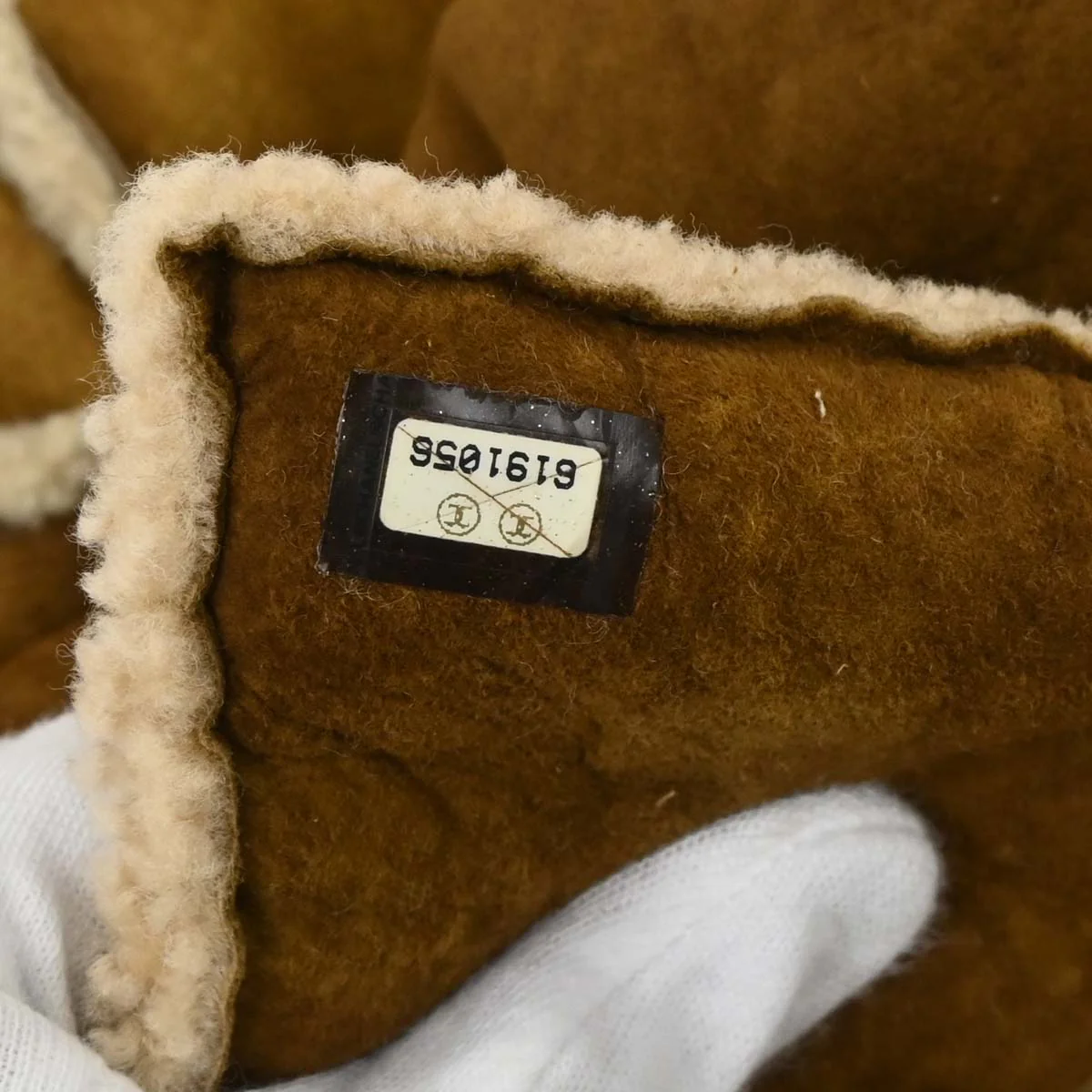 Chanel 2000-2001 Brown Sheepskin Shoulder Bag - Image 10