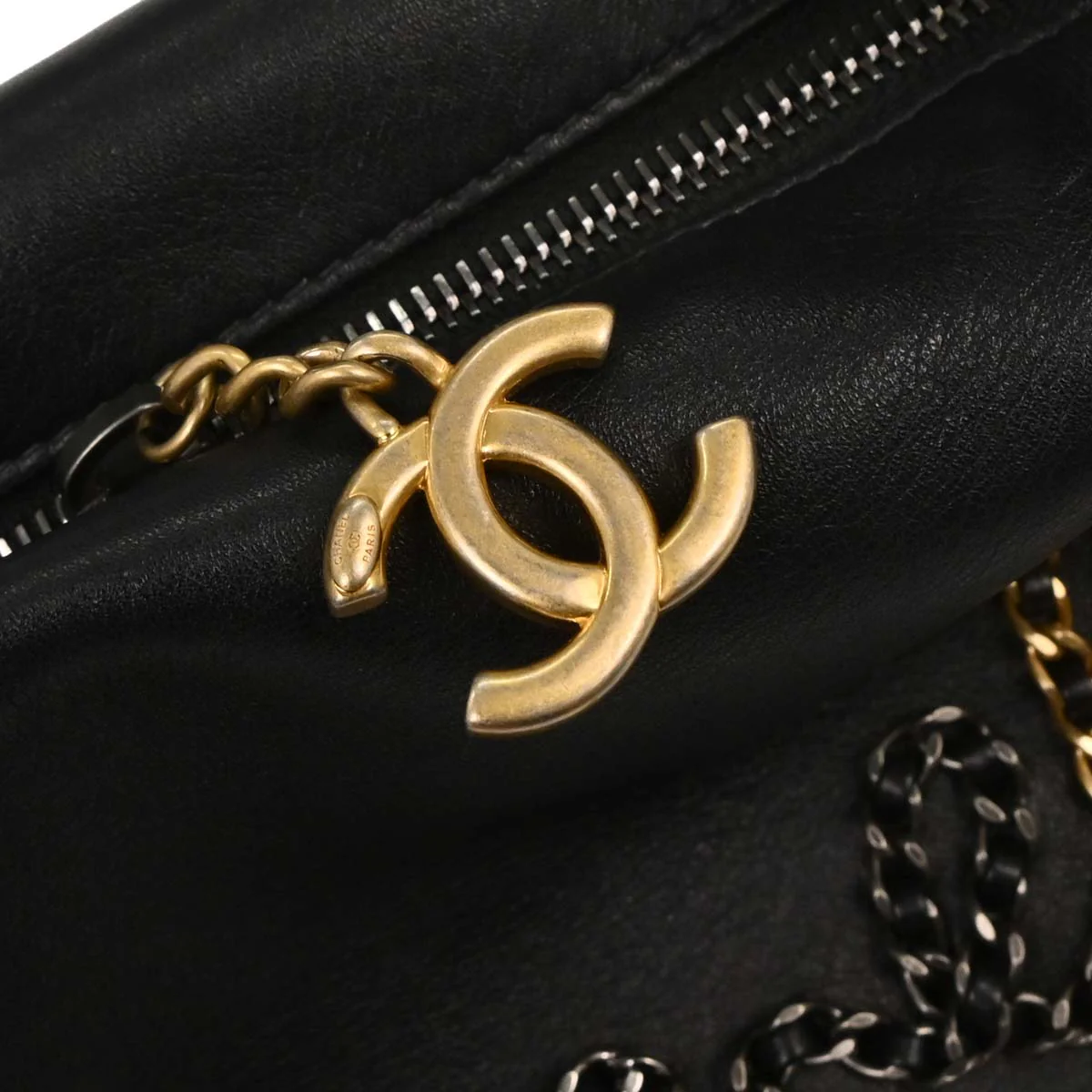 Chanel 2019 Black Calfskin Signature 2way Shoulder Handbag - Image 6