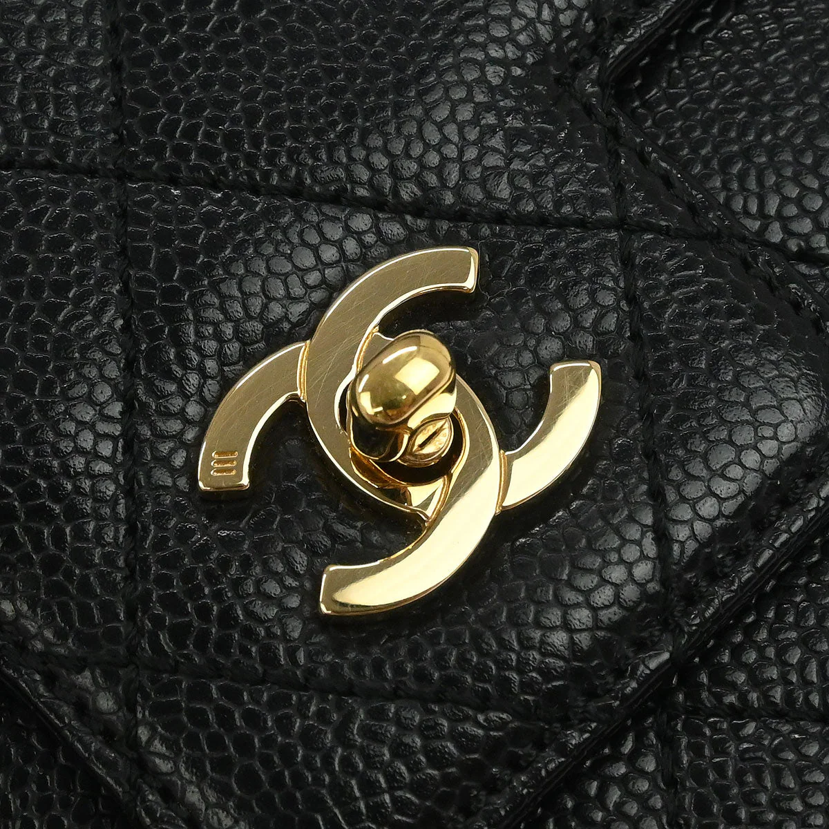 Chanel 2000-2001 Black Caviar Skin Handbag - Image 4