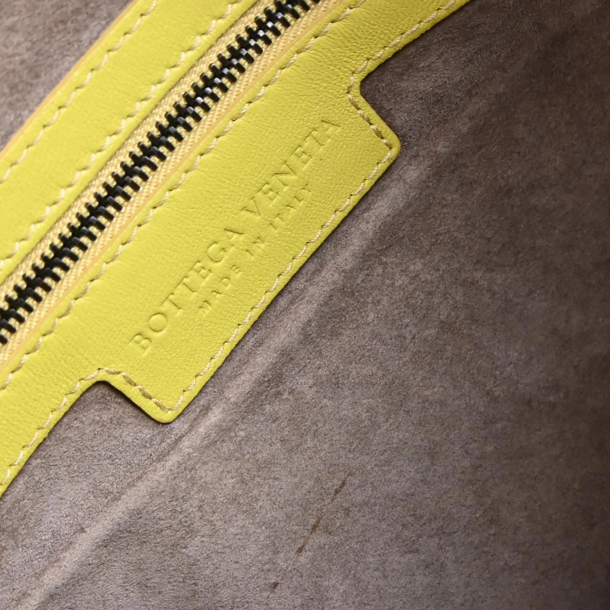 Bottega Veneta Yellow Lambskin Intrecciato Hobo Handbag - Image 9
