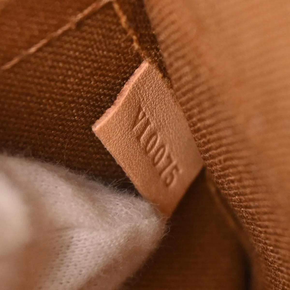 Louis Vuitton Monogram Popincourt Handbag M40009 - Image 10