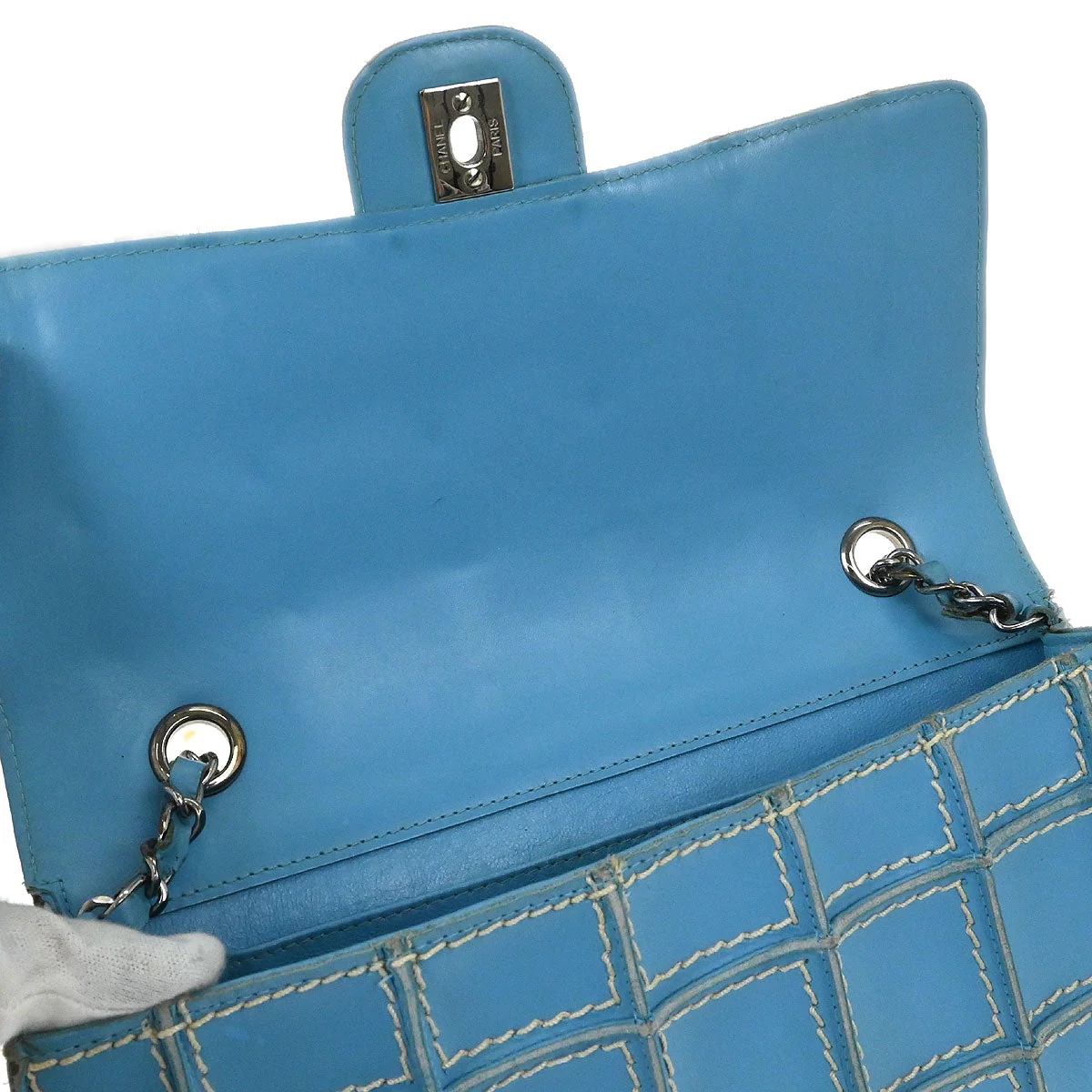 Chanel 2001-2003 Light Blue Calfskin Wild Stitch Choco Bar Waffle Shoulder Bag - Image 6