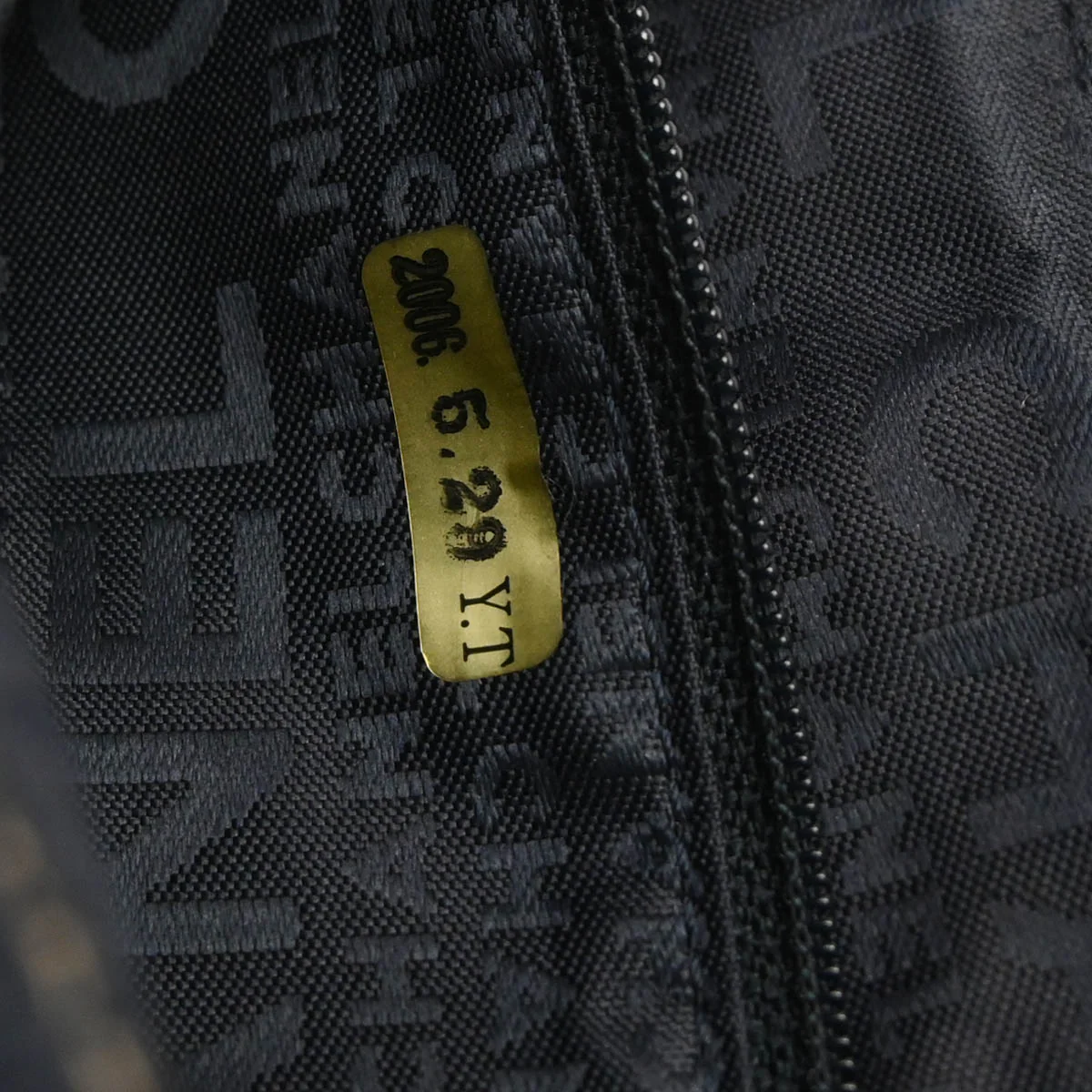 Chanel 2005-2006 Indigo Denim Shoulder Bag - Image 8