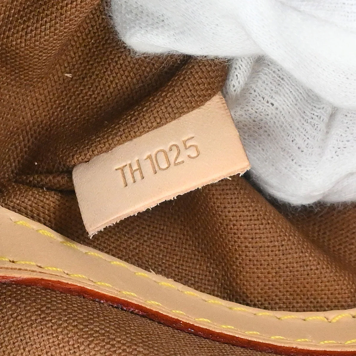 Louis Vuitton 2005 Monogram Carryall Duffle Bag M40074 - Image 10