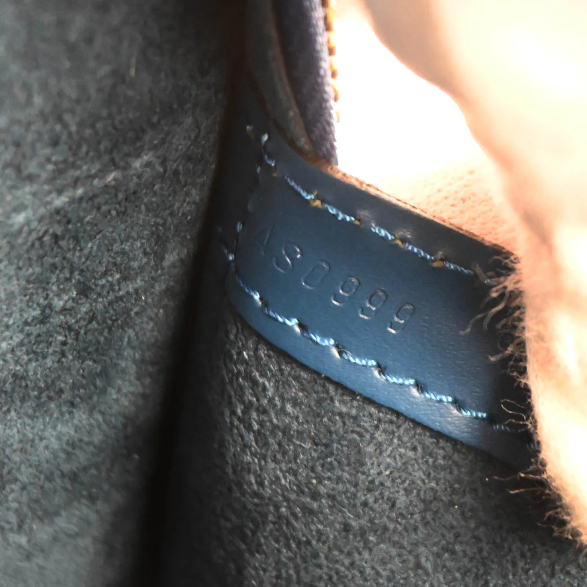 Louis Vuitton 1999 Blue Epi Lussac Shoulder Bag M52285 - Image 10