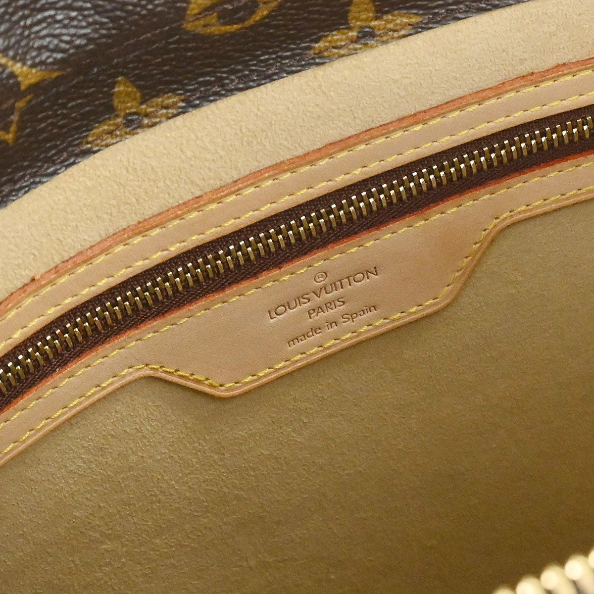 Louis Vuitton 2004 Monogram Luco Shoulder Tote Bag M51155 - Image 9