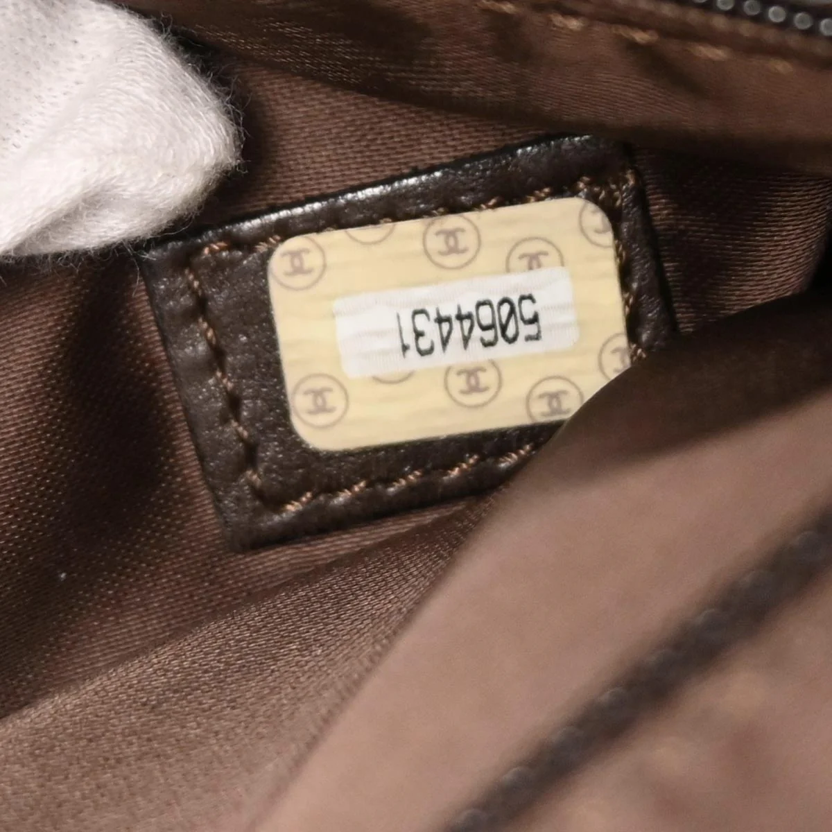 Chanel 1997-1999 Brown Caviar Skin Tote Handbag - Image 10