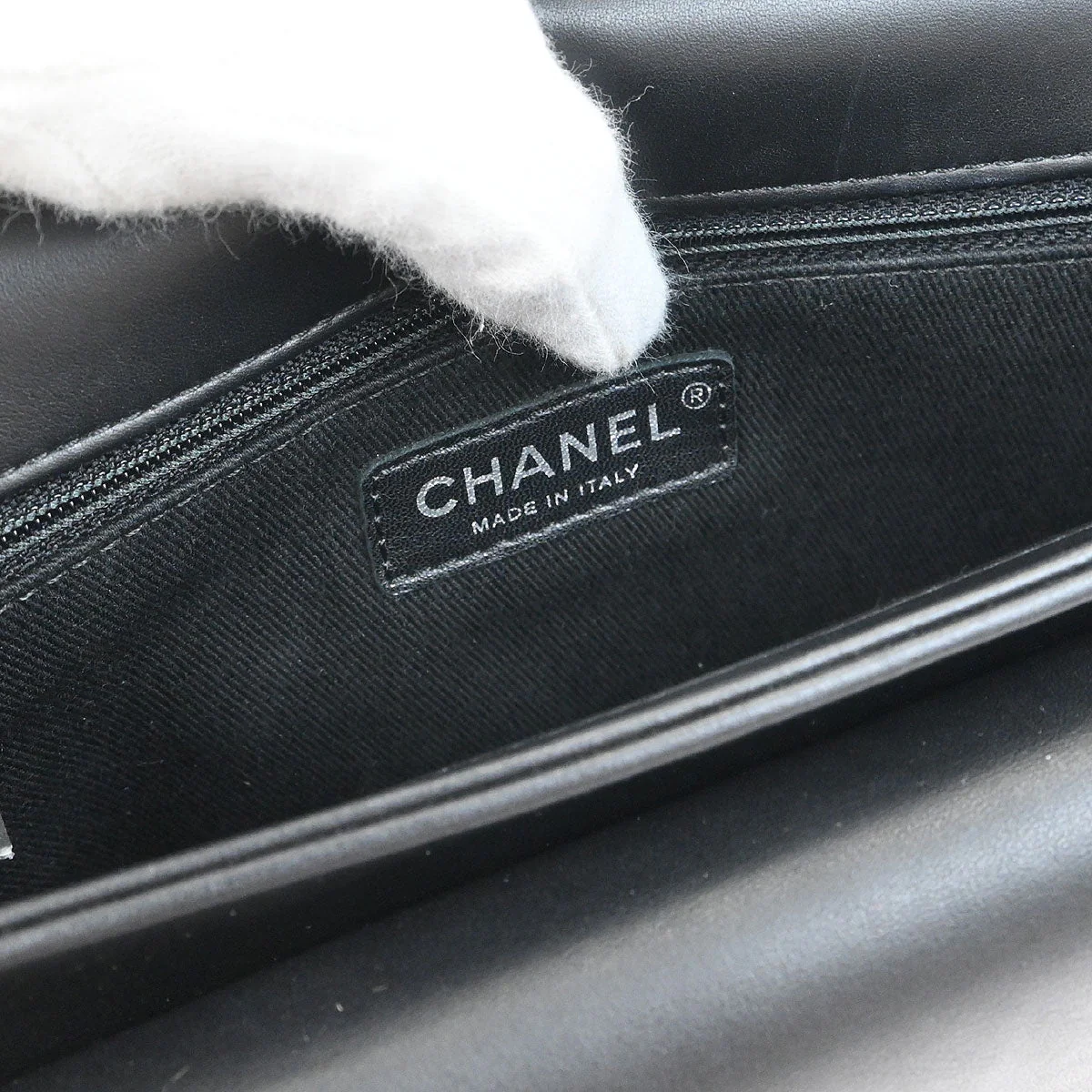 Chanel 2018 Black Calfskin Coco Eyelets Round Flap Shoulder Bag - Image 7