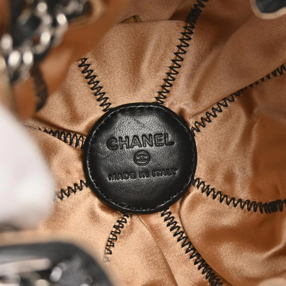 Chanel 2003-2004 Black Lambskin Sac Cordon Mini Reversible Drawstring Handbag - Image 8