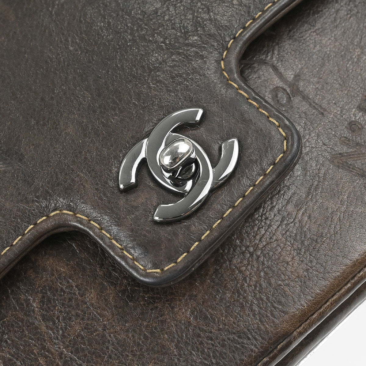 Chanel 2003-2004 Brown Calfskin Graffiti Handbag - Image 5