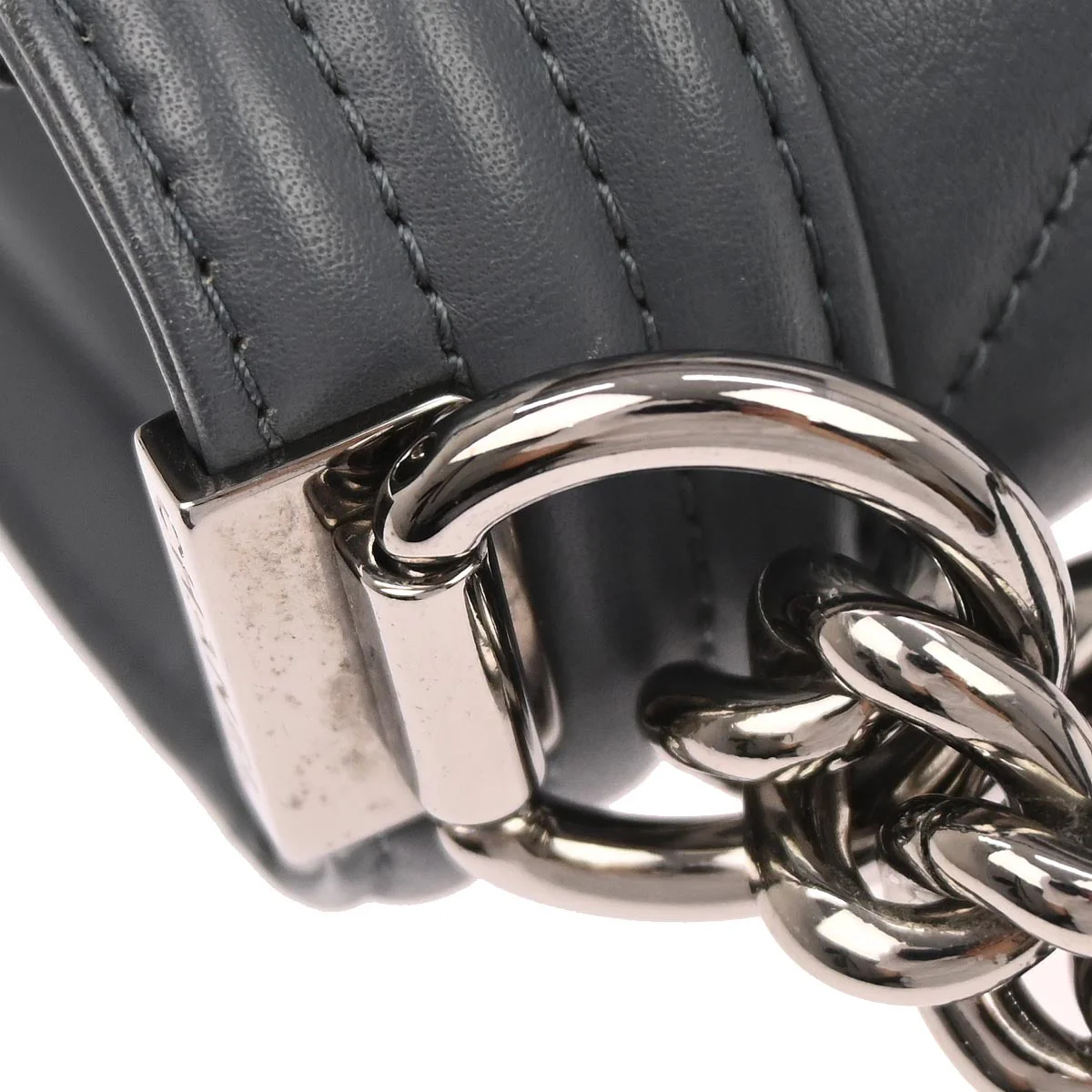 Boy Chanel 2018-2019 Gray Lambskin Chevron Small Chain Shoulder Bag - Image 3