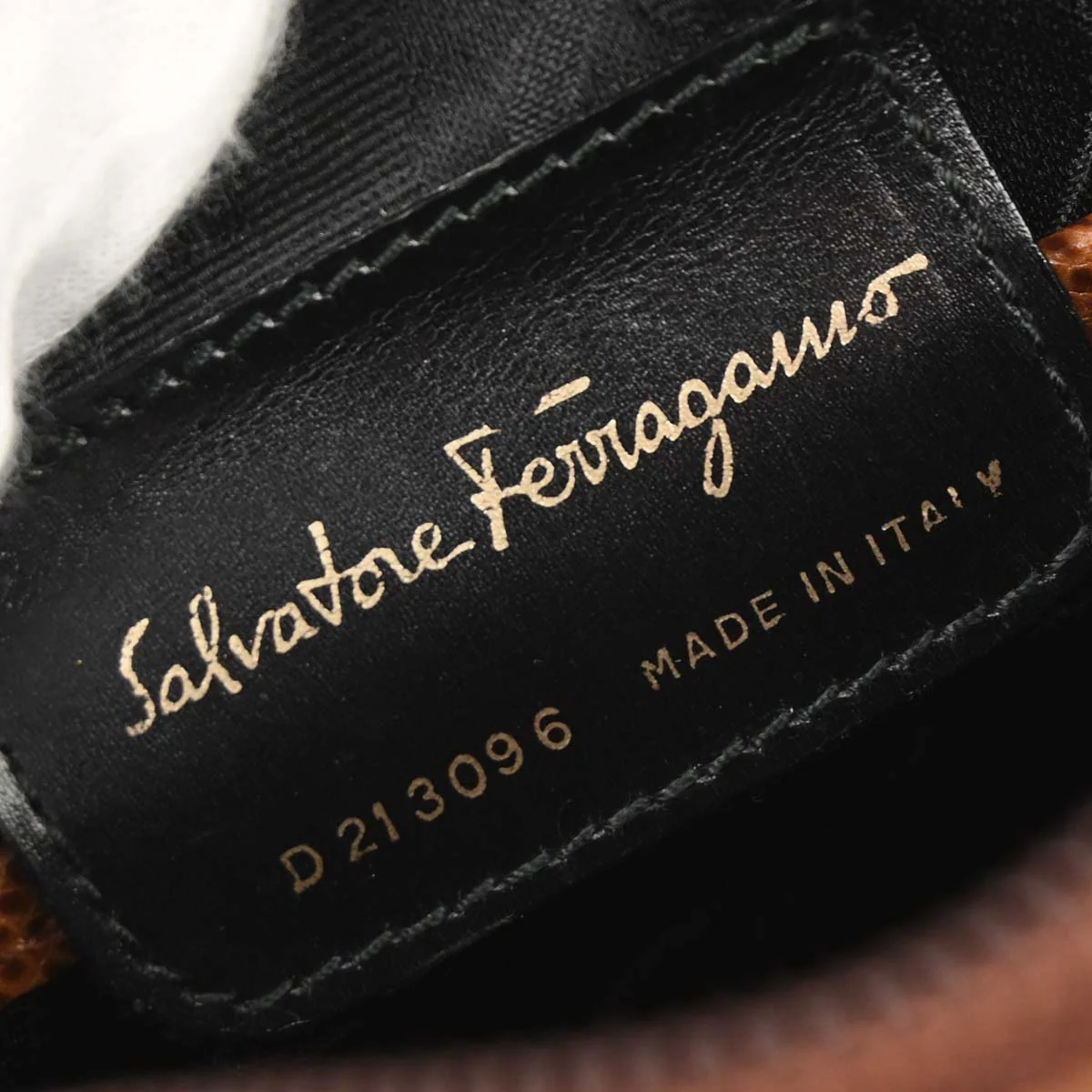 Salvatore Ferragamo Brown Vara Shoulder Bag - Image 10