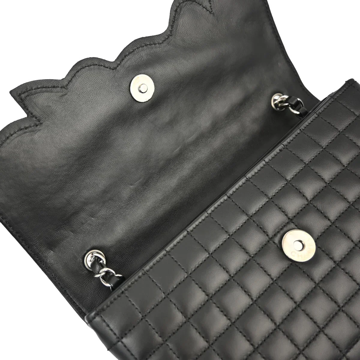 Chanel 2005-2006 Black Calfskin Choco Bar Chain Handbag - Image 6
