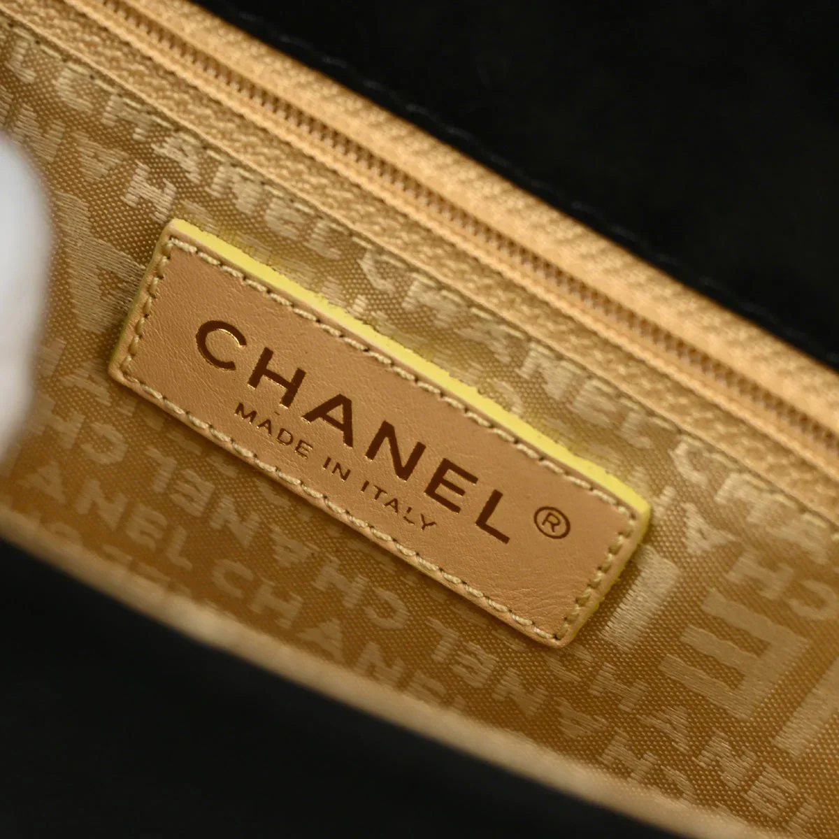 Chanel 2004 Bible CC Clutch Bag Limited Edition Minaudière - Image 9