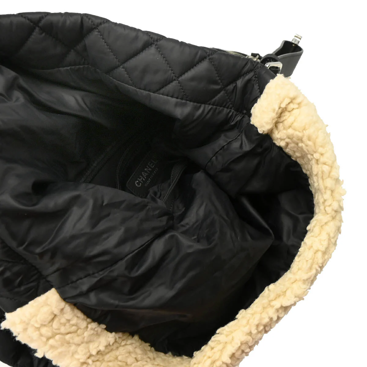 Chanel 2018-2019 White Black Wool Nylon 2way Backpack - Image 4