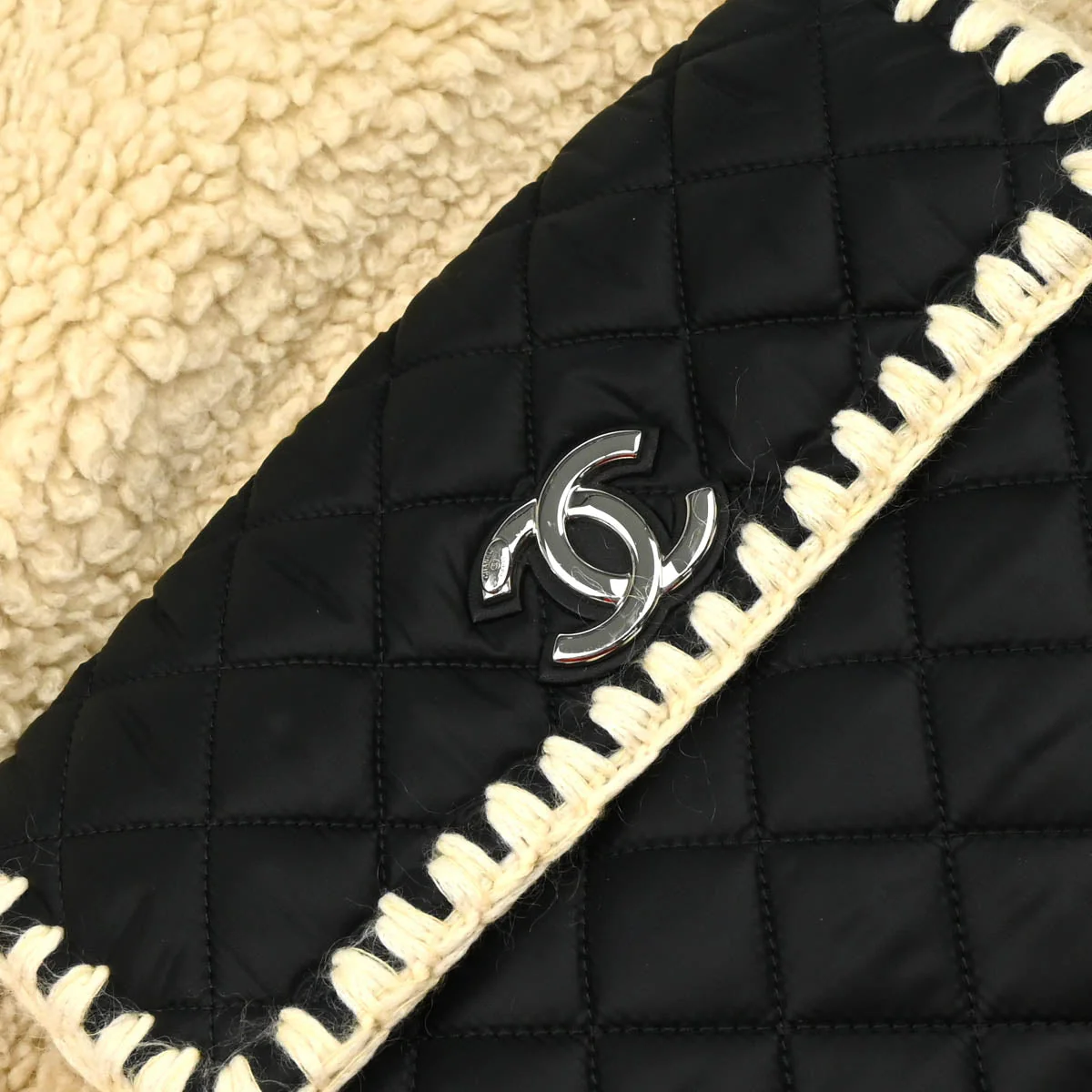 Chanel 2018-2019 White Black Wool Nylon 2way Backpack - Image 6