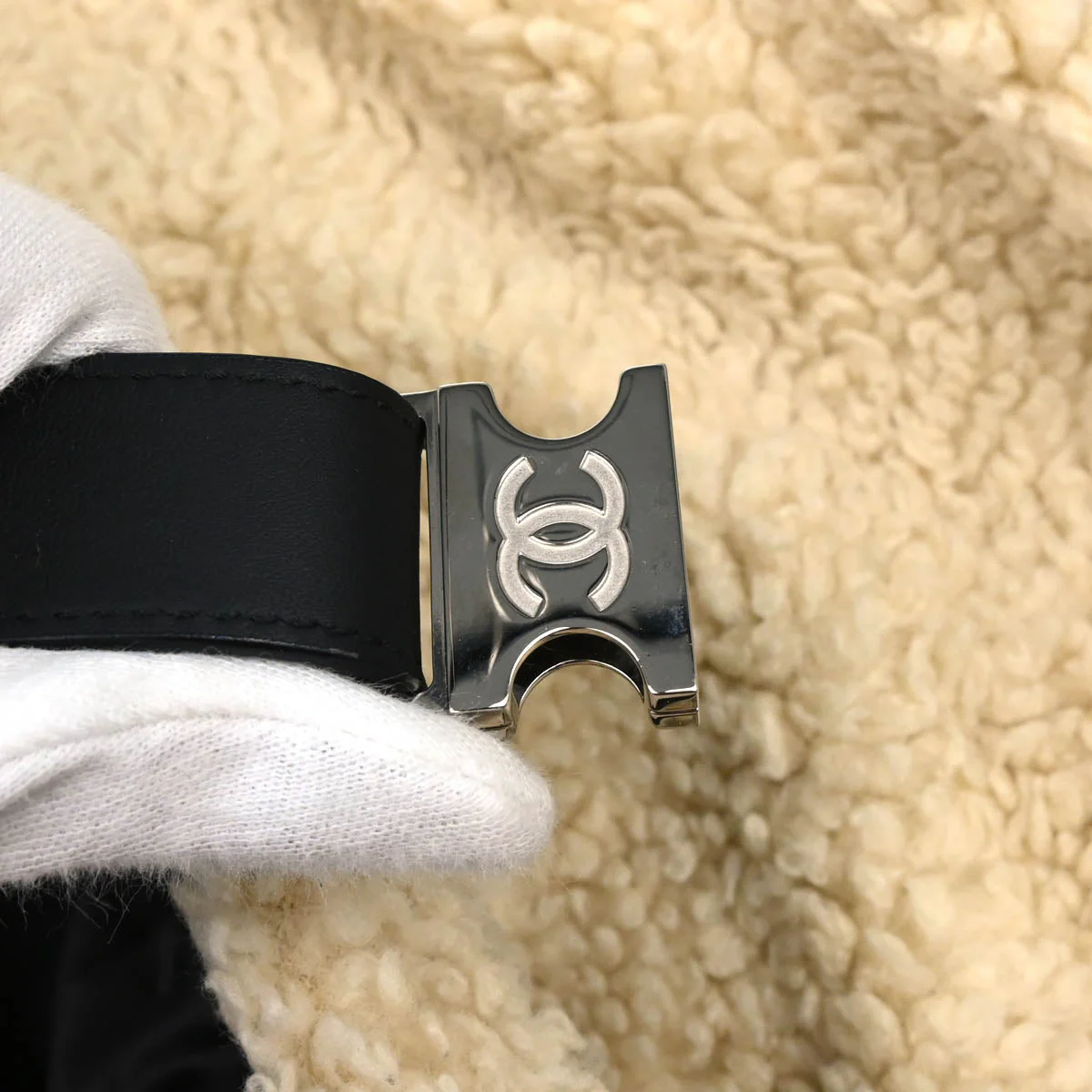 Chanel 2018-2019 White Black Wool Nylon 2way Backpack - Image 7
