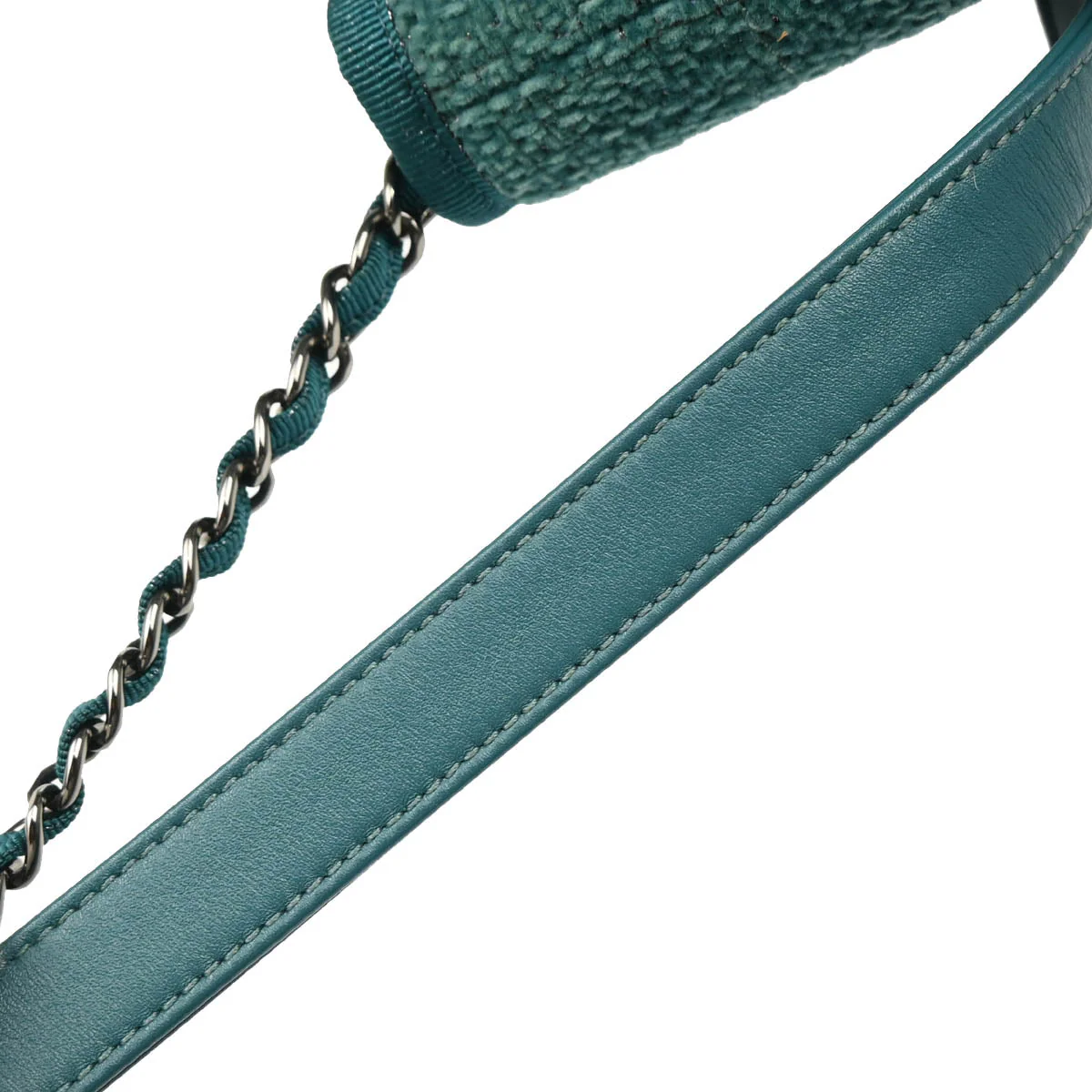 Chanel 2019 Green Fabric Deauville Drawstring Bucket Shoulder Bag - Image 7