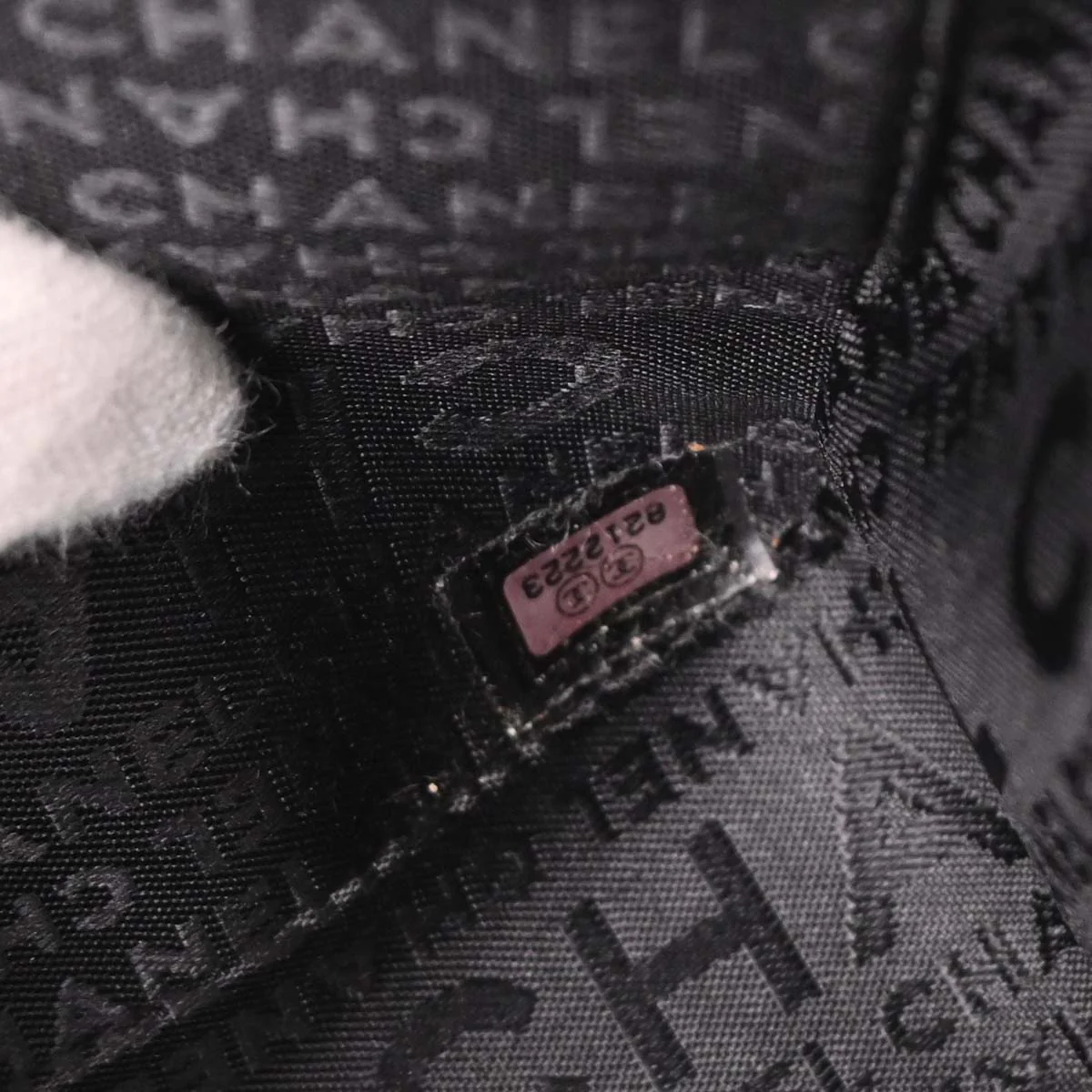 Chanel 2003-2004 Brown Calfskin Handbag - Image 10